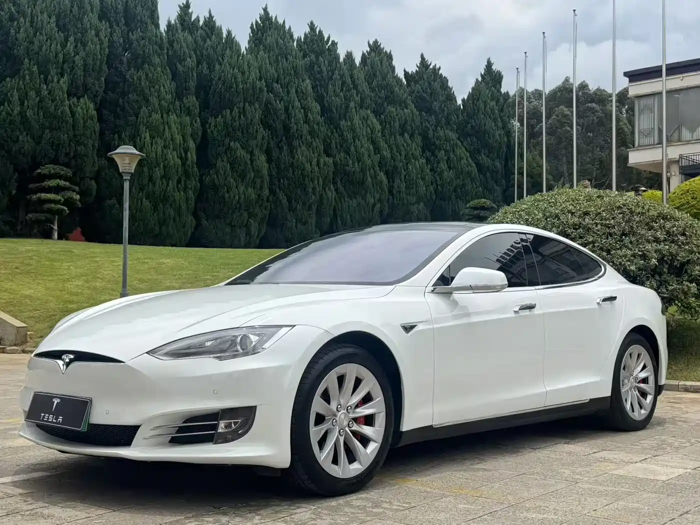 Tesla Model S 2014 2014 Model S P85