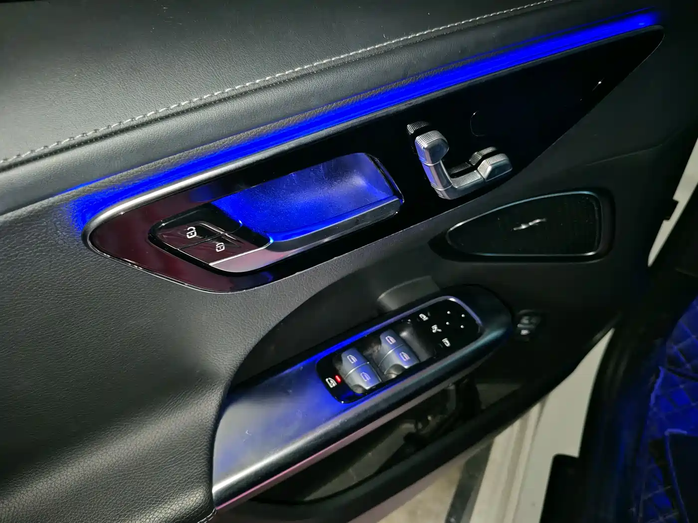 Mercedes-Benz C-Class 2023 C 200 L Sport фото 8