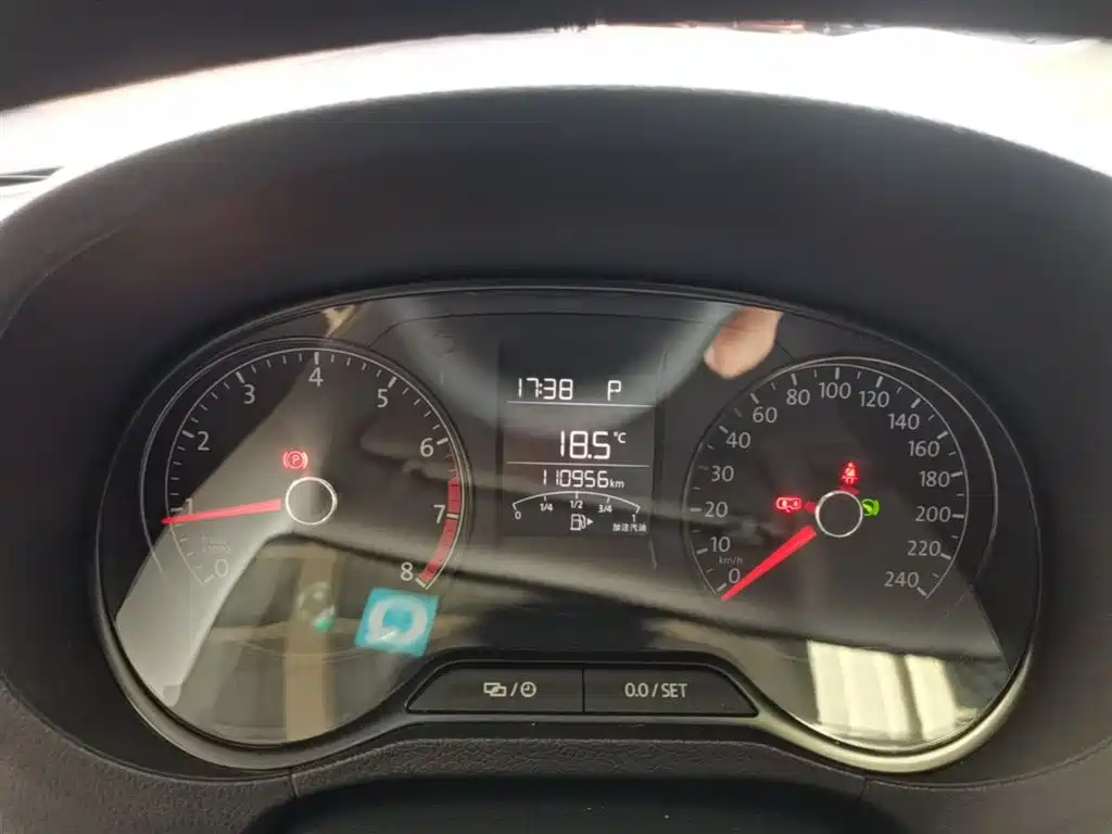 Volkswagen Polo 2016 1.4L Automatic Trend фото 12