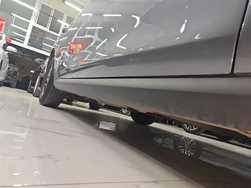 BYD Qin PLUS 2024 Glory Edition DM-i 55KM Leading фото 21