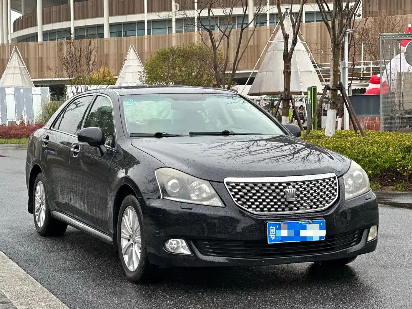 Toyota Crown 2011 2.5L Royal Leather Sunroof Special Edition фото 3