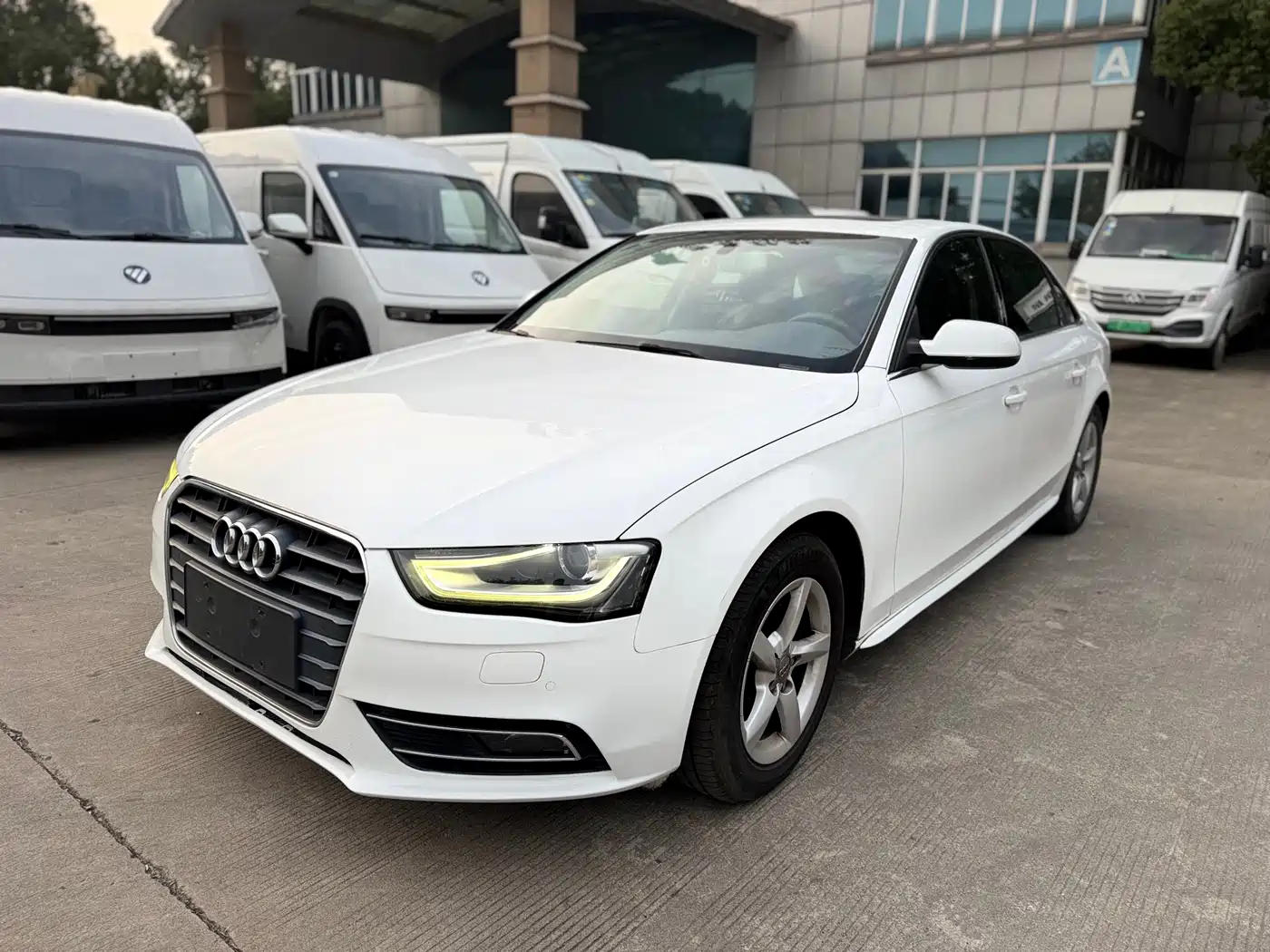 Audi A4L 2015 35 TFSI Auto Standard