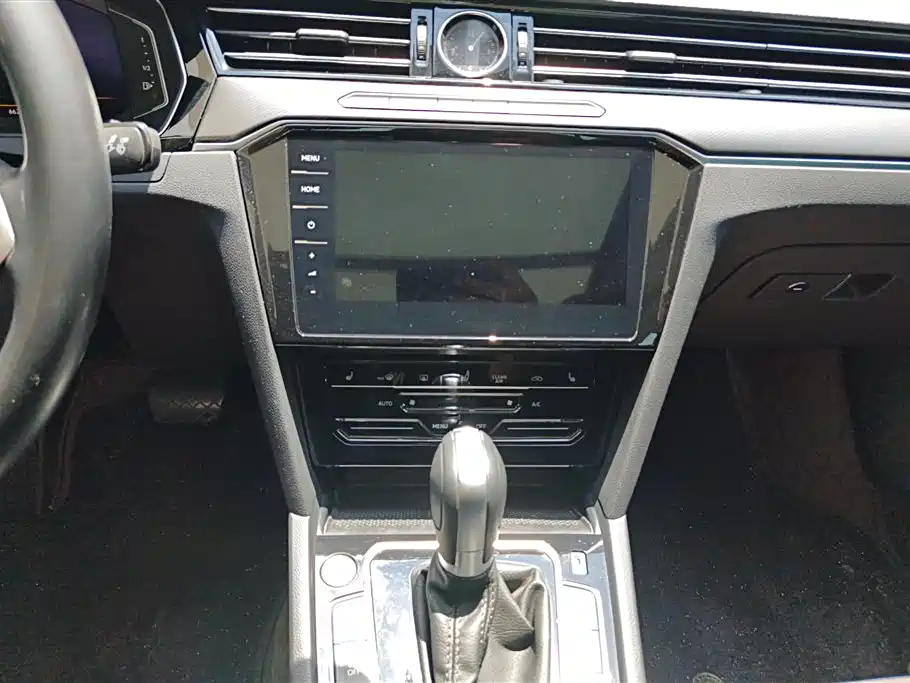 Volkswagen Magotan 2021 330TSI DSG 30th Anniversary Edition фото 13