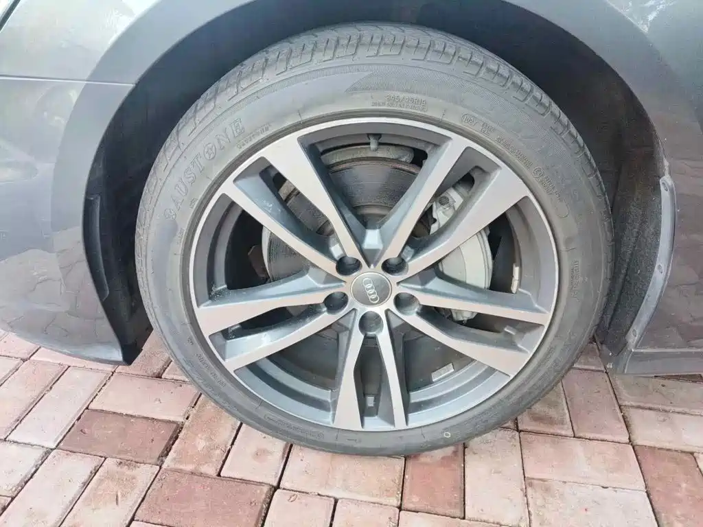 Photo 7 - Audi A6L