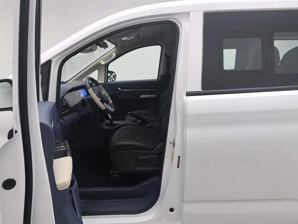 BAW RUISHENG ACE M7 NEW ENERGY