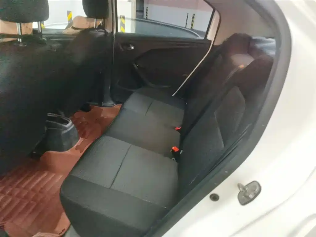 Peugeot 301 2014 1.6L Manual Comfort Edition фото 17