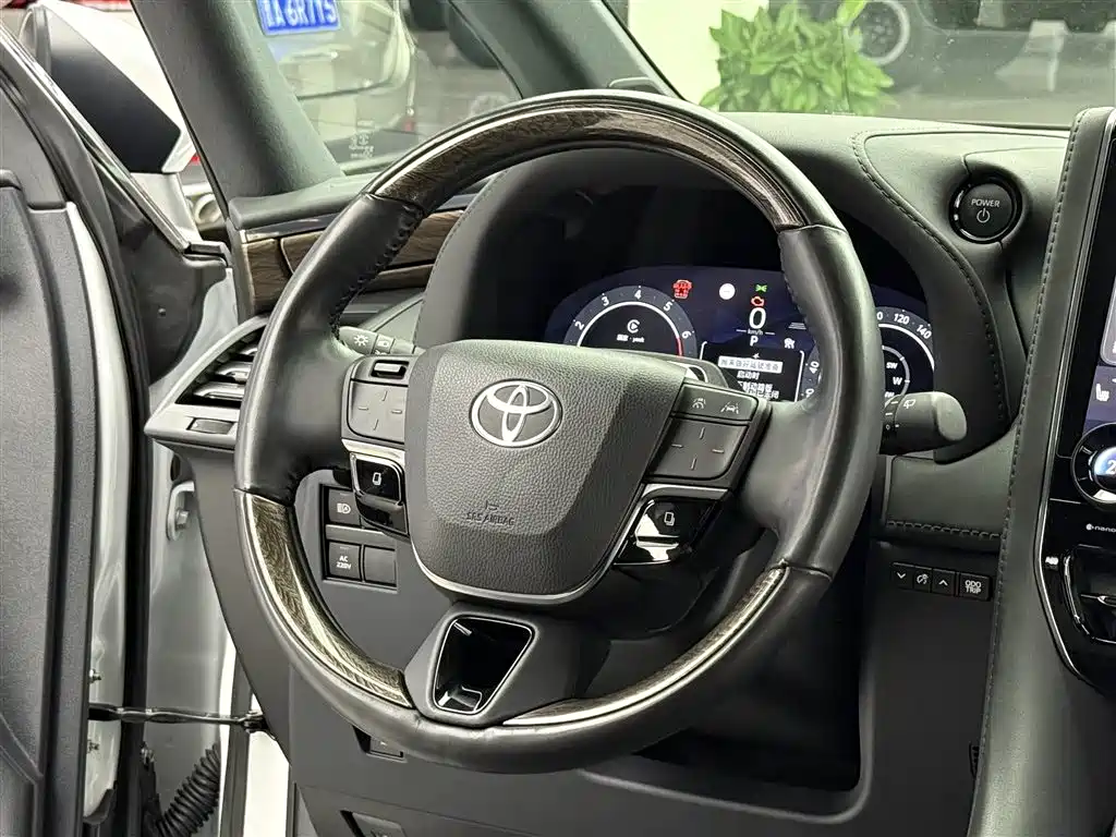 Toyota Alphard 2024 Hybrid 2.5L Ultimate Enjoyment Edition фото 9