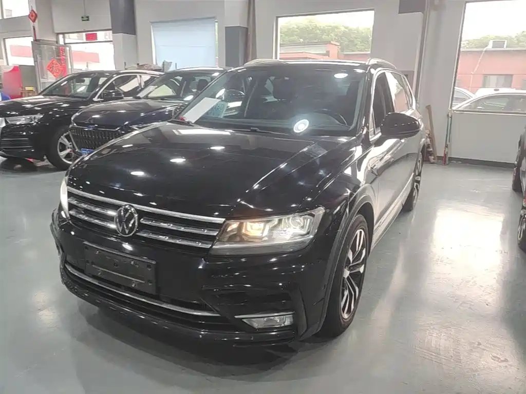 Volkswagen Tiguan L 2021 330TSI Automatic 2WD R-Line Premium фото 2