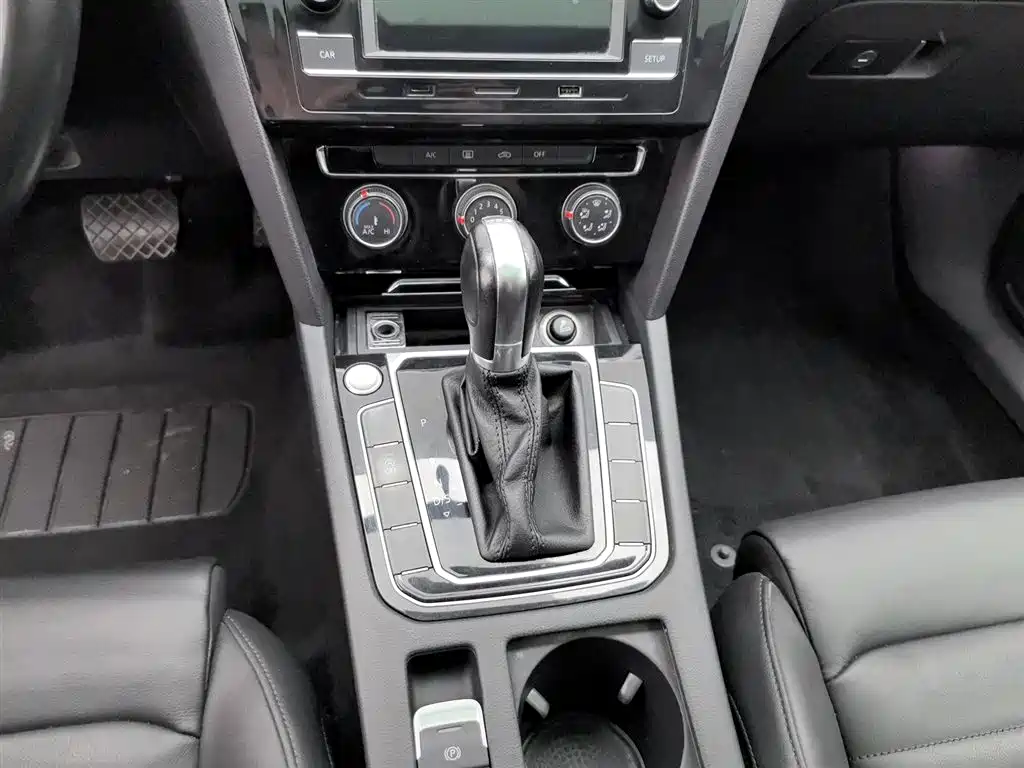 Volkswagen Magotan 2018 330TSI DSG Leading фото 13
