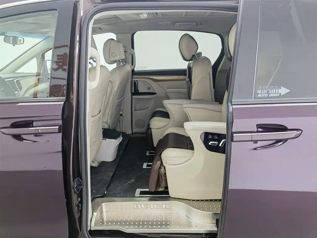 Buick GL8 2017 ES 28T Comfort Type China V фото 15