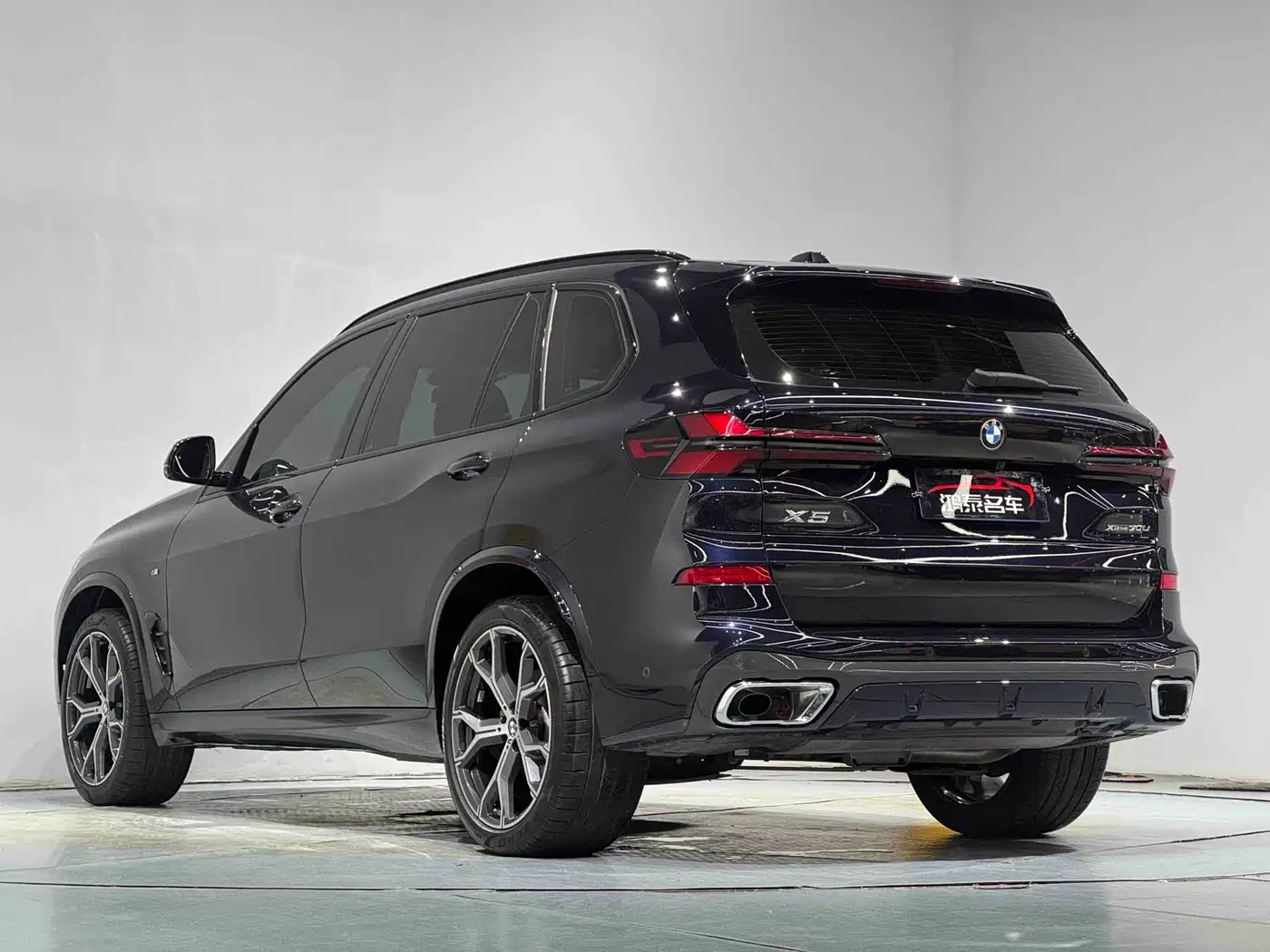 BMW X5 2023 xDrive 30Li Premium M Sport Black Night Package фото 19