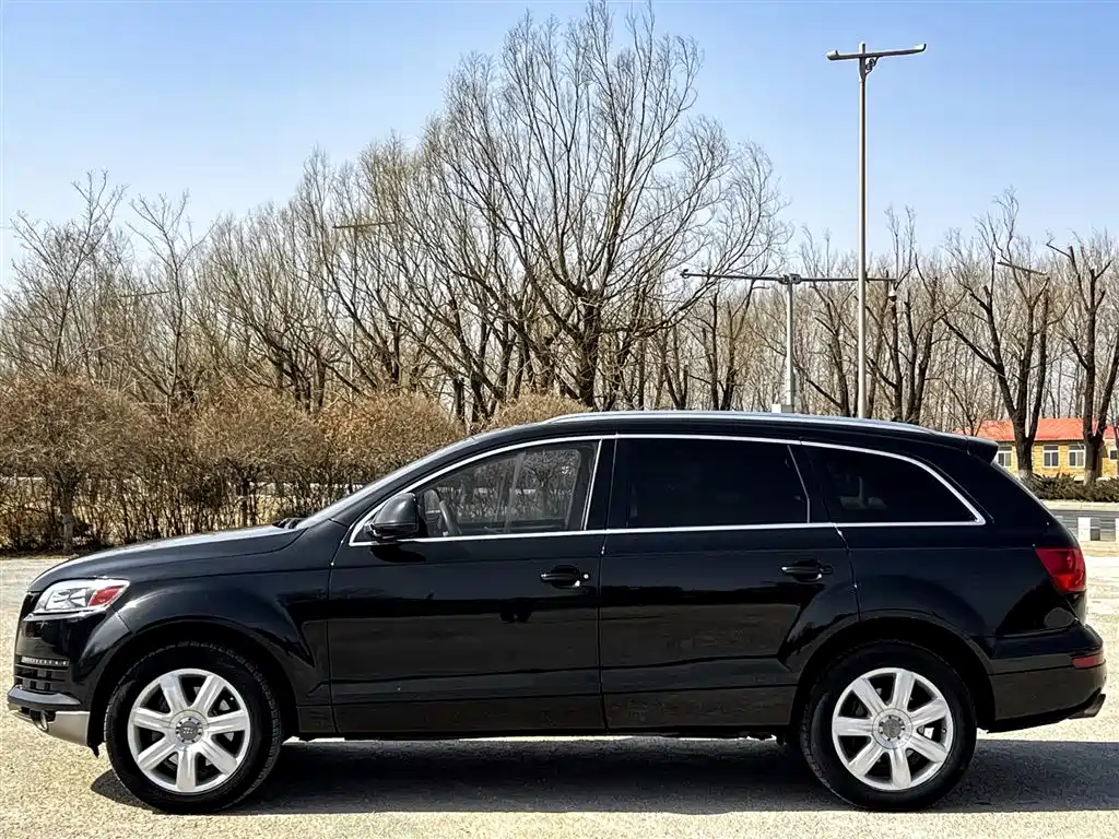 Audi Q7 2009 2010 4.2 FSI quattro Luxury Model
