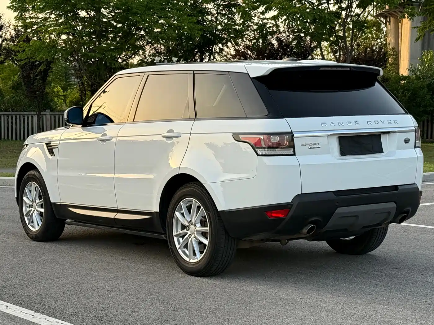 Land Rover Range Rover Sport 2016 Model 3.0 SC V6 SE фото 5