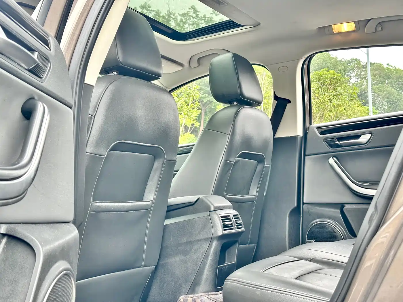 Qoros 3 2015 2014 Model Sedan 1.6T Automatic Premium