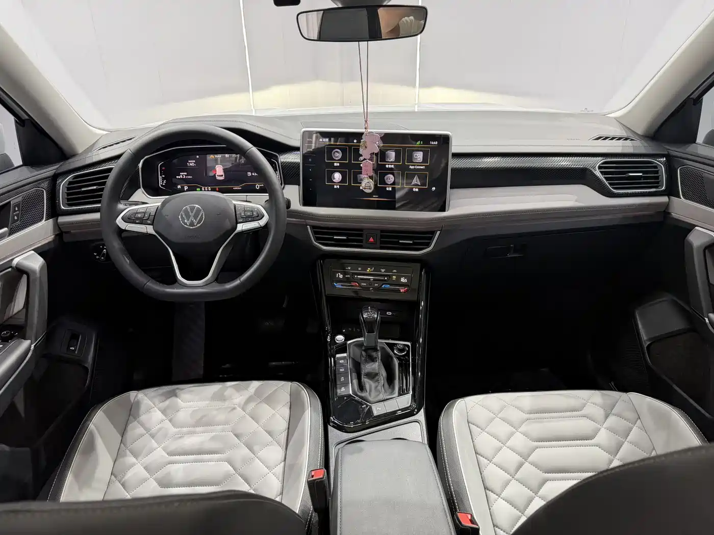 Volkswagen Tayron 2023 280TSI 2WD Luxury Plus Advanced Edition фото 12
