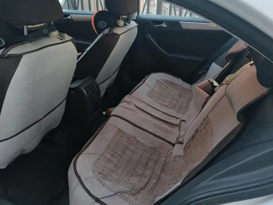 Volkswagen Sagitar 2014 1.6L Manual Comfort фото 11