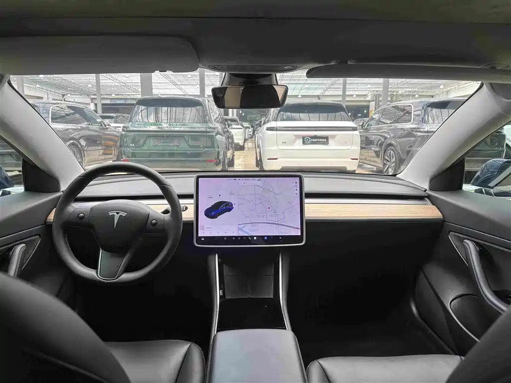 Фото 7 - Tesla Model 3