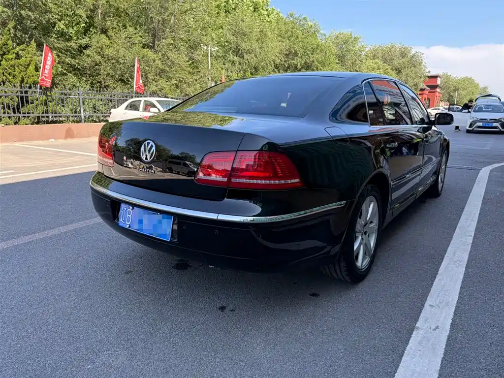 Volkswagen Phaeton 2011 3.6L V6 5-Seater Extended Comfort фото 11