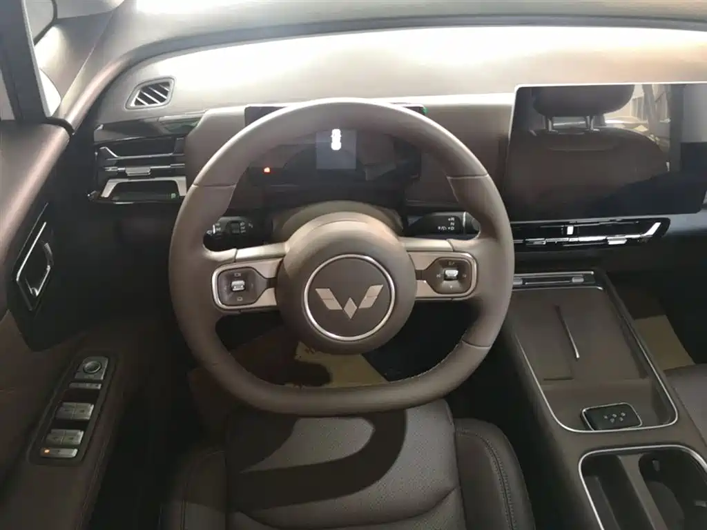 Wuling Motors Xingguang 730 New Energy 2025 2025 Model Plug-in Hybrid Base Version