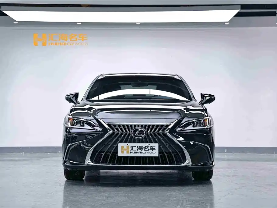 Lexus ES 2022 200 Excellence Edition фото 2