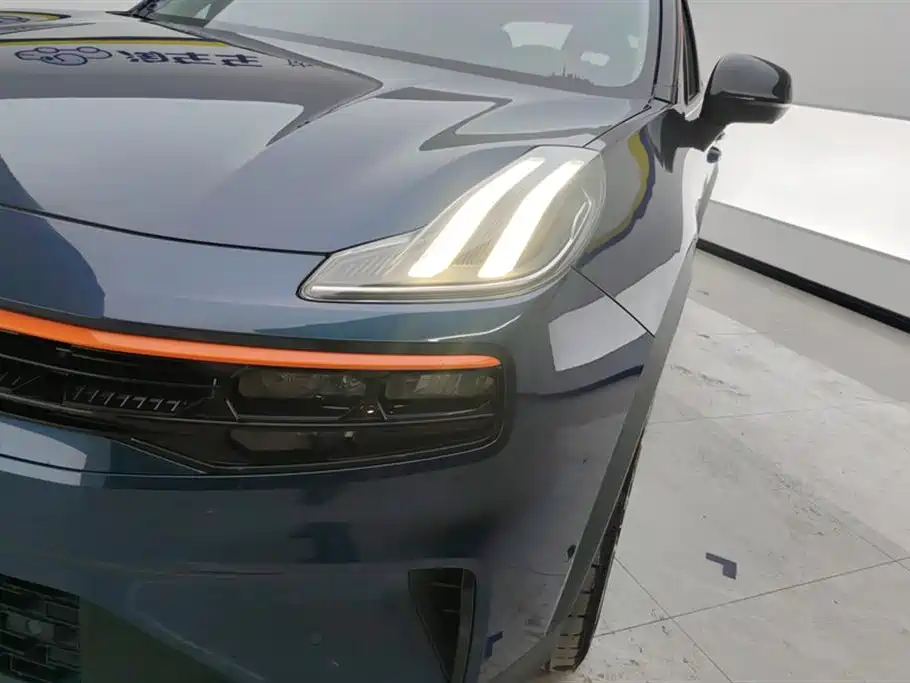 Lynk & Co 06 2020 1.5T Halo фото 5