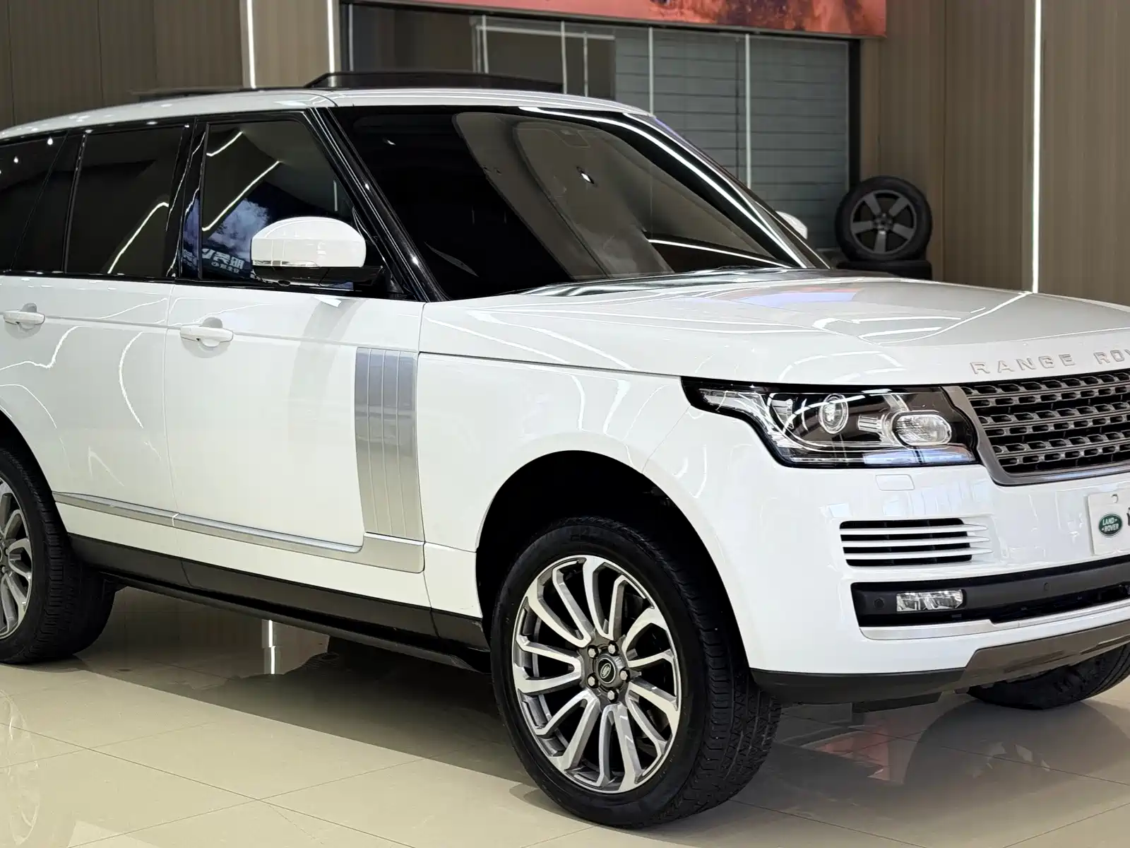 Фото 17 - Land Rover Range Rover