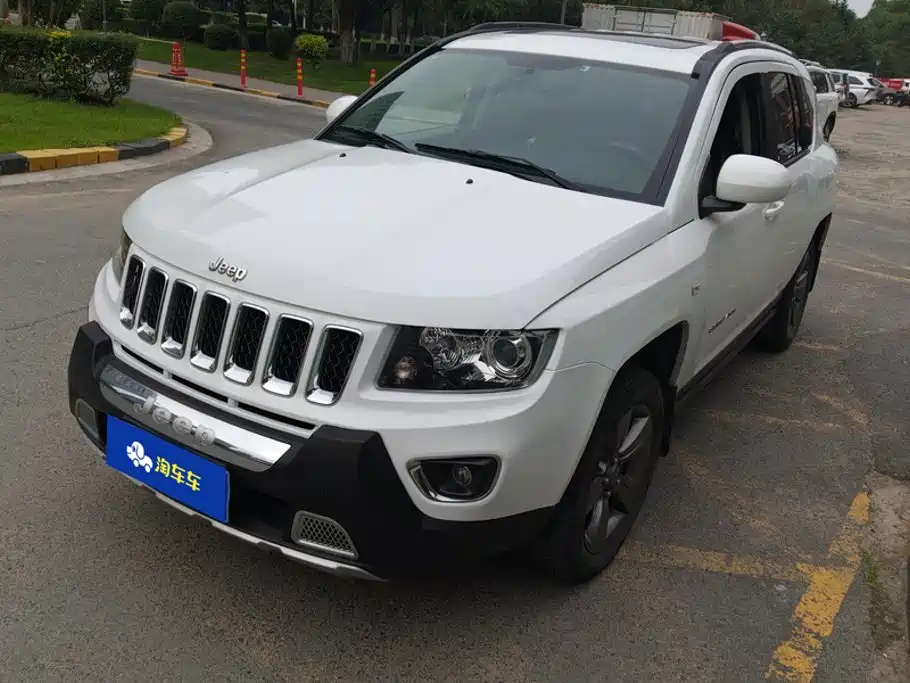 Jeep Compass (Import) 2014 2014 Facelift 2.4L 4WD Comfort Edition