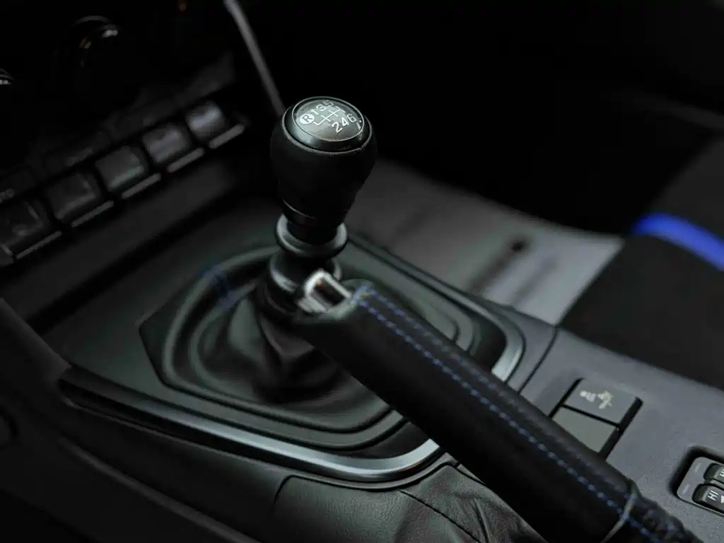 Subaru BRZ 2023 2.4L Manual 10th Anniversary Edition фото 11