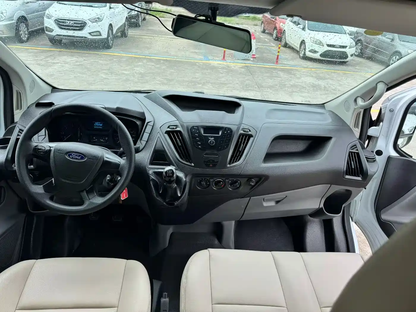 Ford Transit 2022 2019 2.0T Diesel Multi-Purpose Commercial Vehicle Short Wheelbase Low Roof 6-Seater China VI