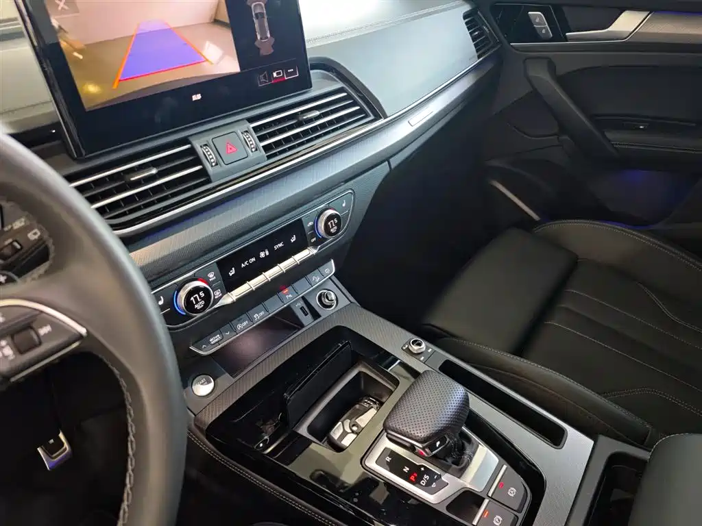 Audi Q5L 2025 40 TFSI Luxury Dynamic фото 14