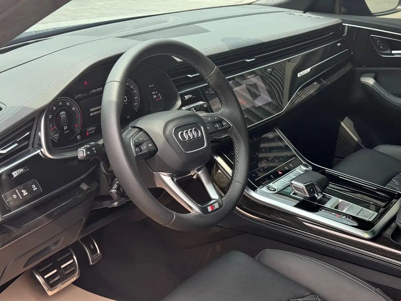 Audi Q8 2022 55 TFSI Exclusive Dynamic фото 13
