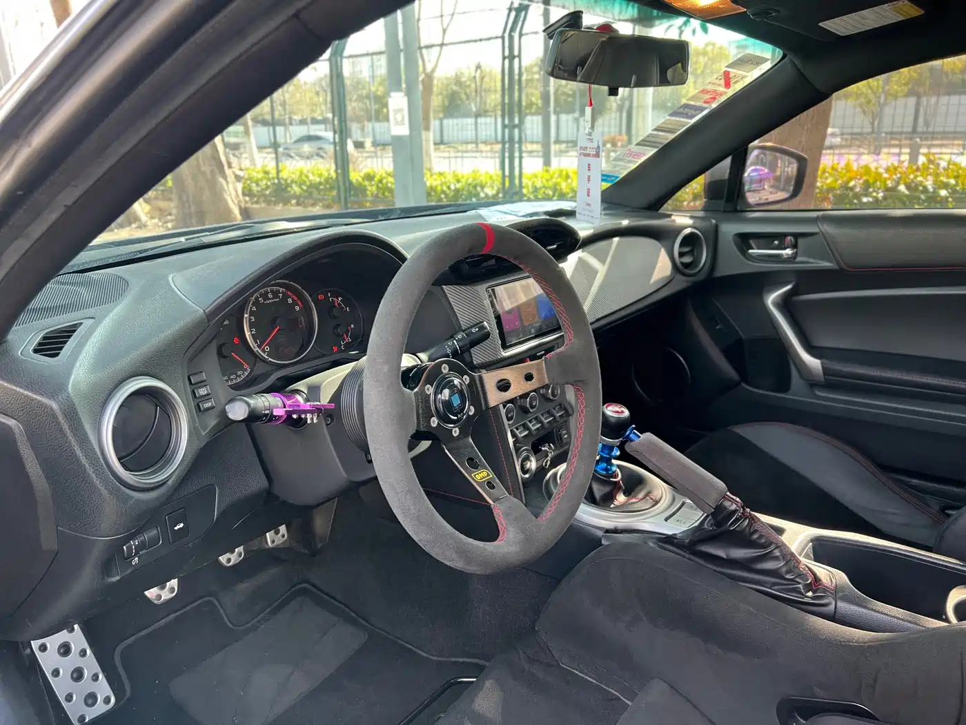 Subaru BRZ 2015 2.0i Manual фото 9