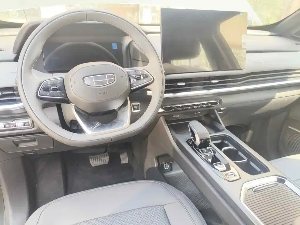 Geely Haoyue L 2026 2026 1.5TD DCT Happiness 7-Seater
