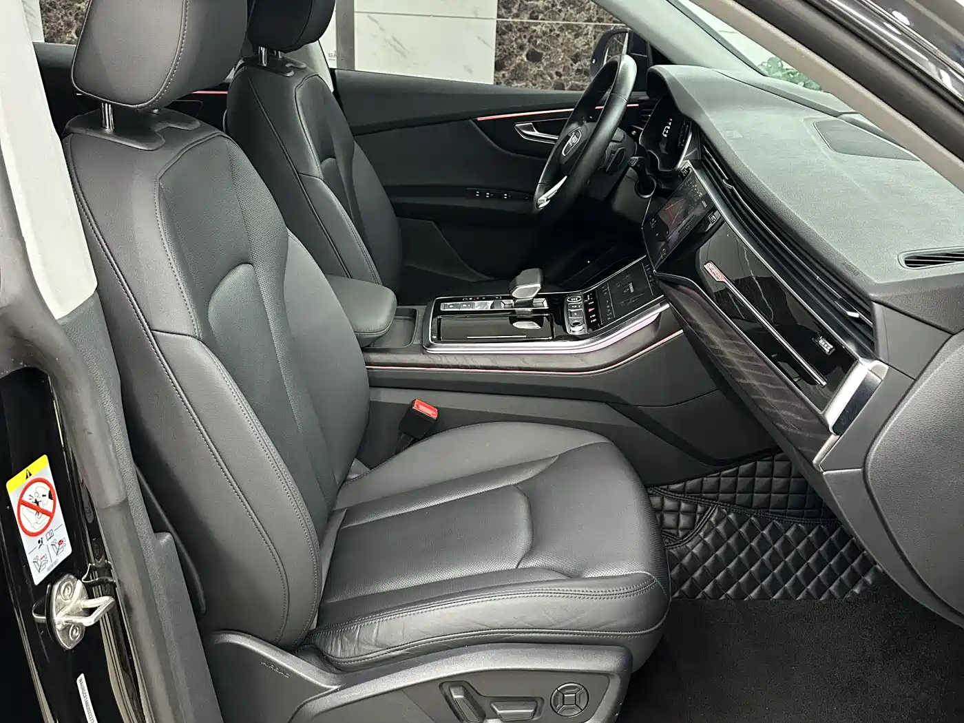 Audi Q8 2022 55 TFSI Luxury Dynamic фото 12