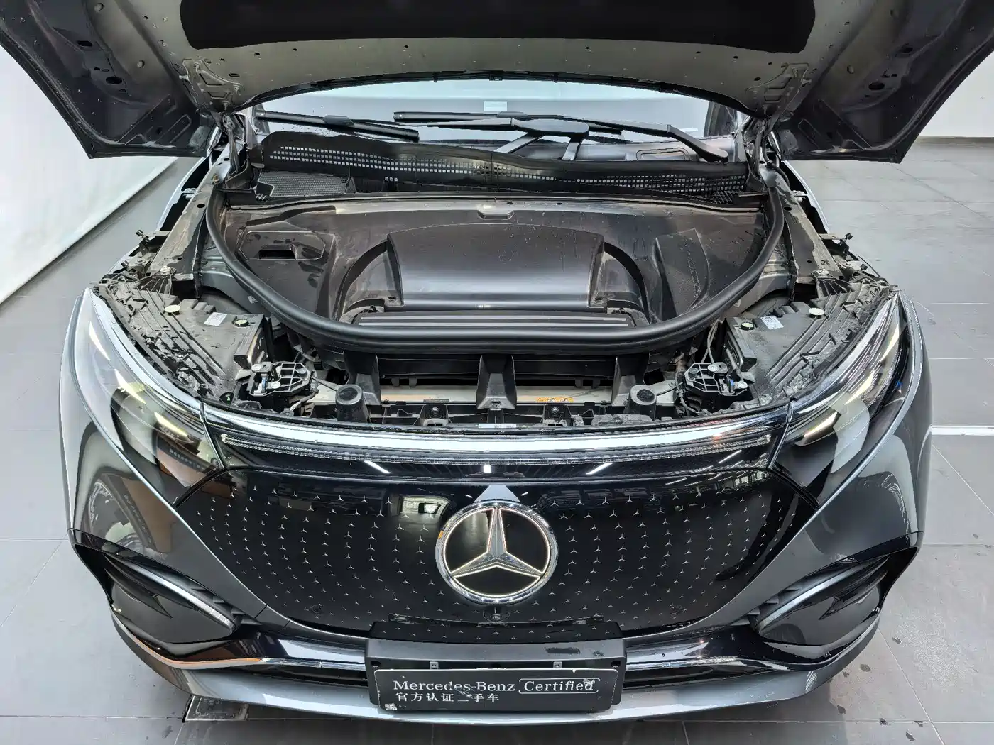 MERCEDES-BENZ EQS SUV