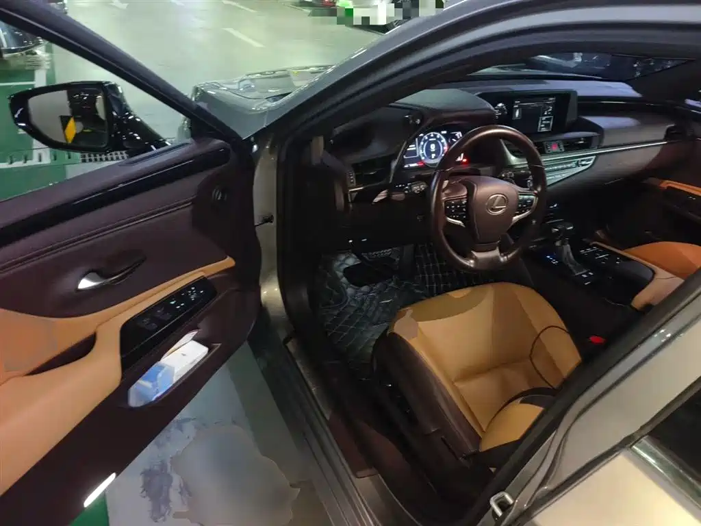 Lexus ES 2020 200 Excellence фото 14