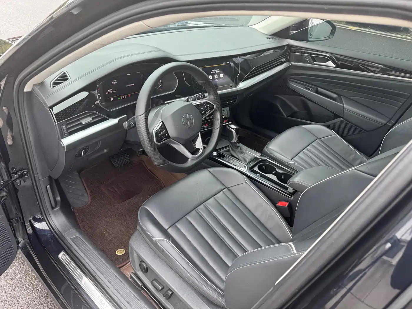 Volkswagen Passat 2023 Facelift 330TSI Starlight Elite Edition фото 12