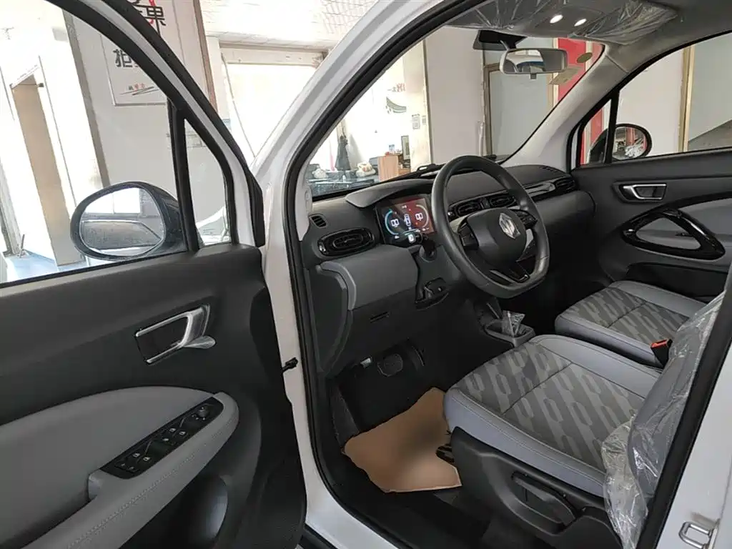 ZERO-RUNNING CAR ZERO RUN T03