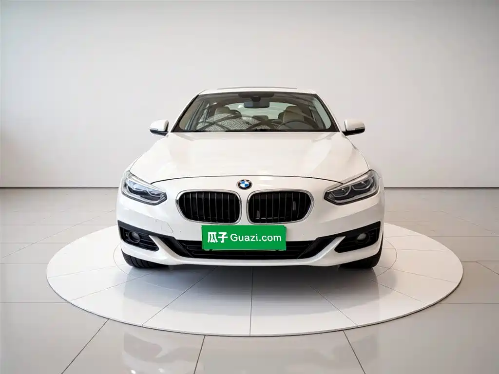 BMW 1 Series 2019 118i Fashion Edition фото 2
