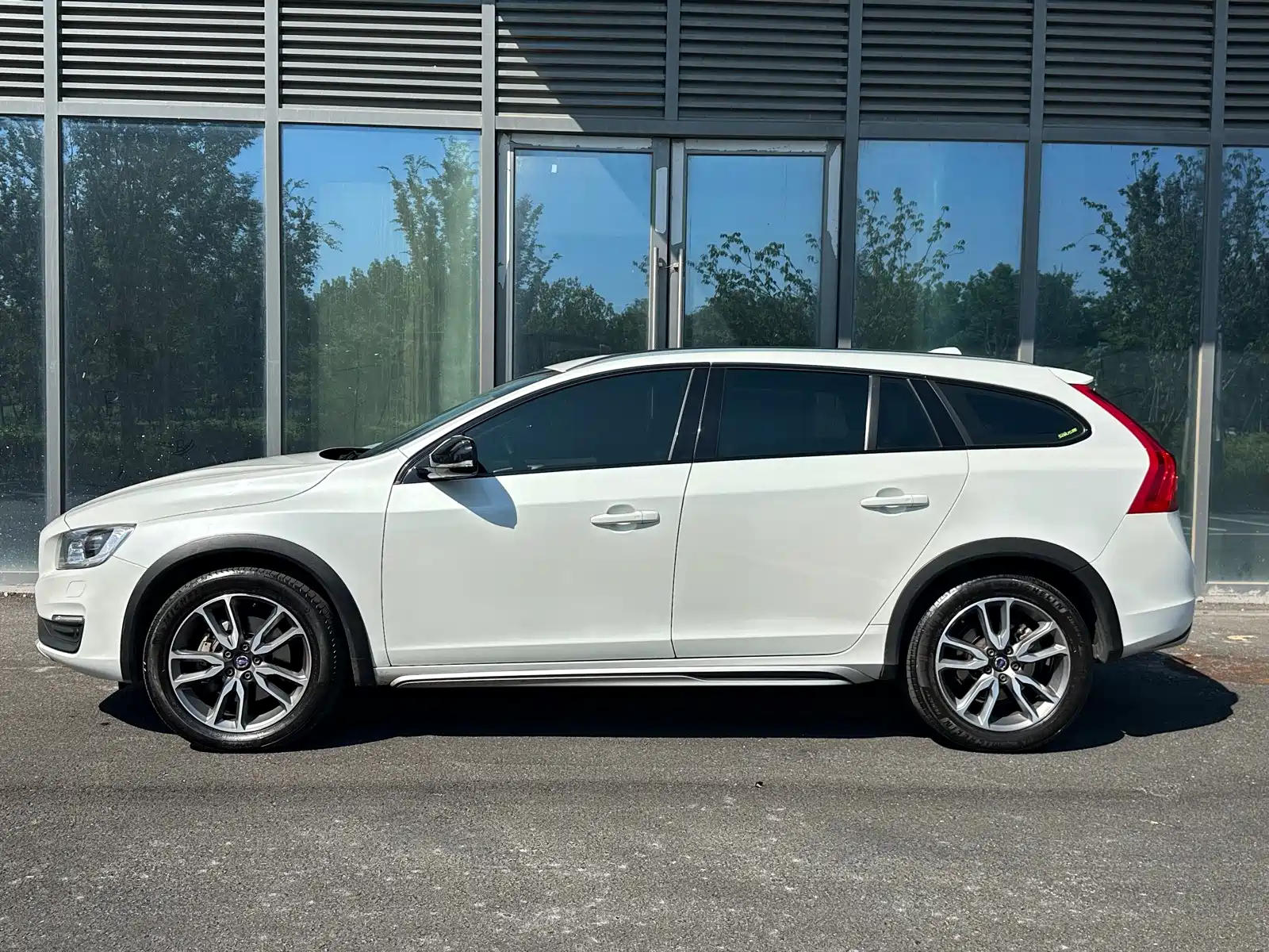Фото 3 - Volvo V60