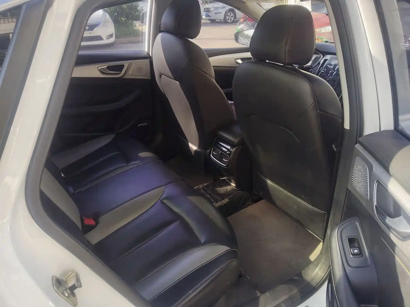 Roewe i6 MAX EV 2022 2020 Model 1.5T PHEV Cool Panoramic Sunroof Edition