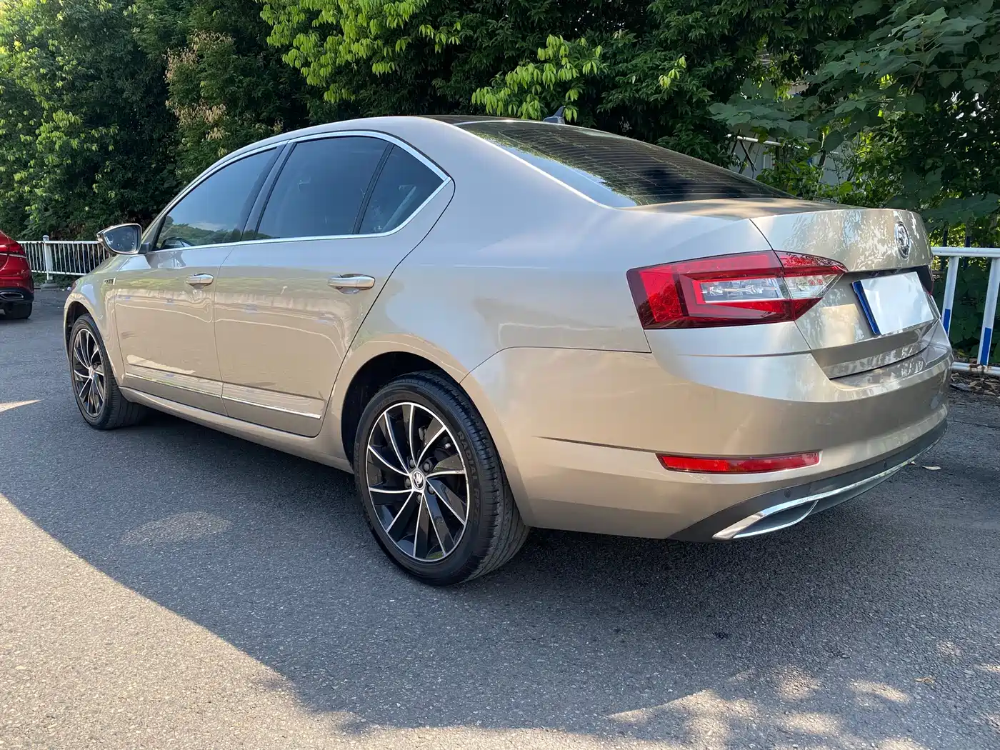 Škoda Octavia 2018 TSI280 DSG Luxury Edition фото 7