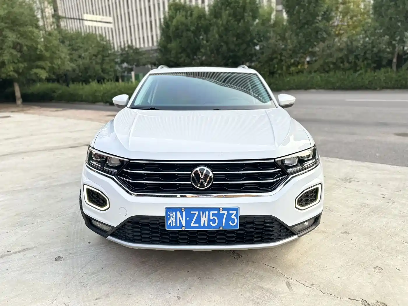 Photo 2 - Volkswagen T-ROC