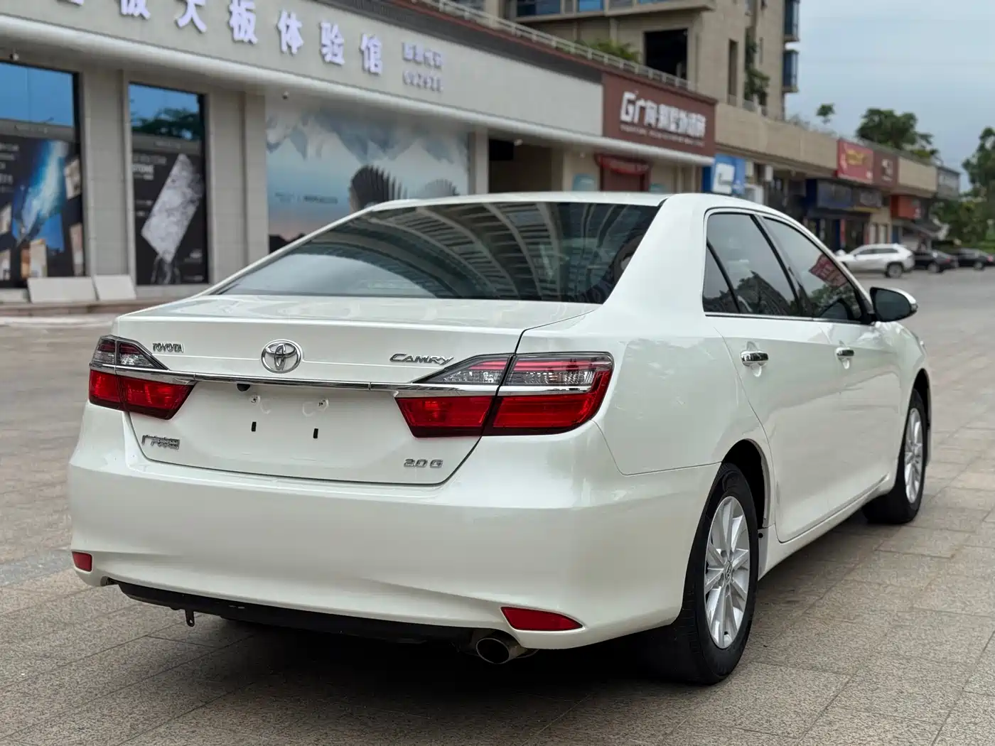 Toyota Camry 2015 2.0G Leading Edition фото 6