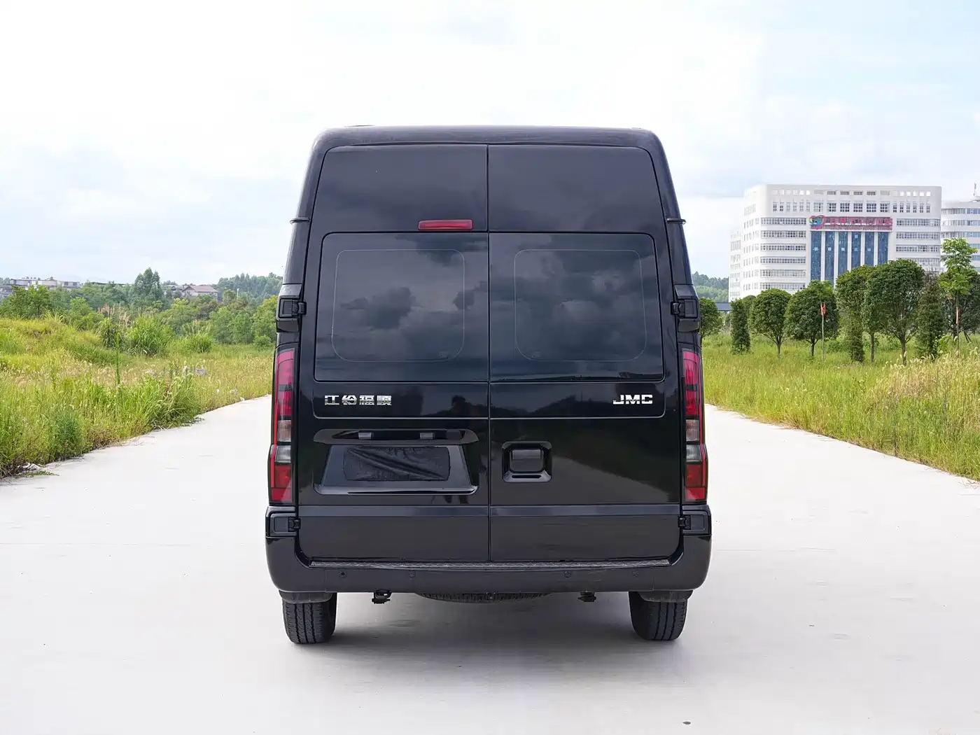 Jiangling JMC Fushun 2025 2023 Model 2.0T Automatic Short Wheelbase Medium Roof Commercial MPV 6 Seats