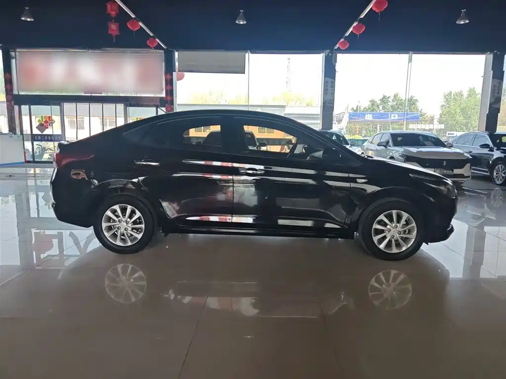 Hyundai Verna 2016 1.4L Manual Cool Edition GLS фото 4