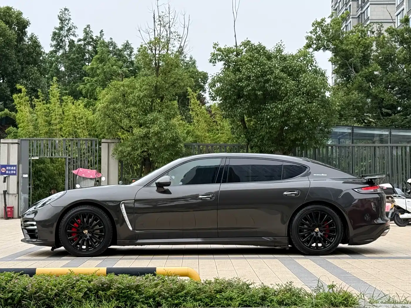 Porsche Panamera 2016 Panamera 4 Executive Edition 3.0T фото 3