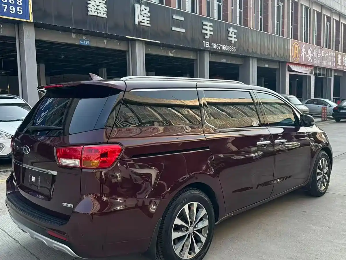 Kia Carnival (Import) 2015 2.2T Luxury China IV фото 7