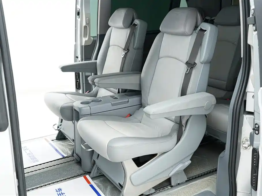 Mercedes-Benz Viano (Import) 2006 Viano 3.2L фото 12