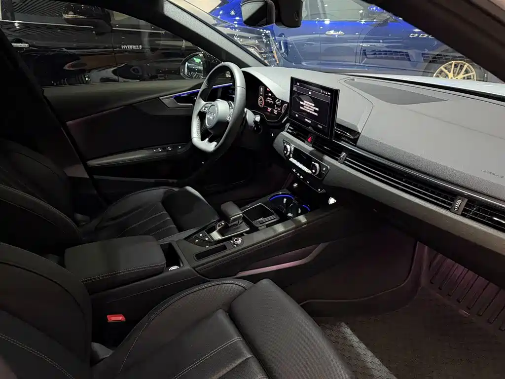 Audi A4L 2023 40 TFSI Luxury Sport фото 10